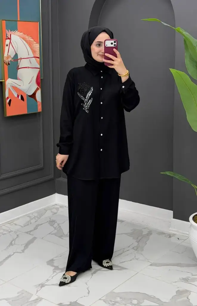 H-1725 طقم كايرا قطعتين مزين بتطريز كريستالي